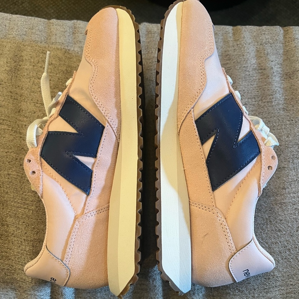New Balance 237 Pink & Navy Sneakers - Size 9 - NWT - Sold Out Anthro Exclusive